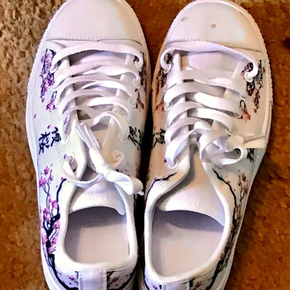Low Top Cherry Blossom Kanji Shoes Size 37